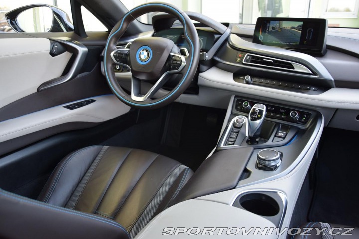 BMW i8 Rezervace 2016