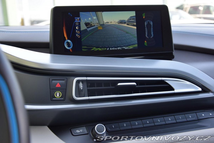 BMW i8 Rezervace 2016