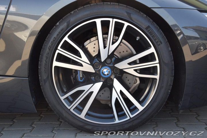 BMW i8 Rezervace 2016
