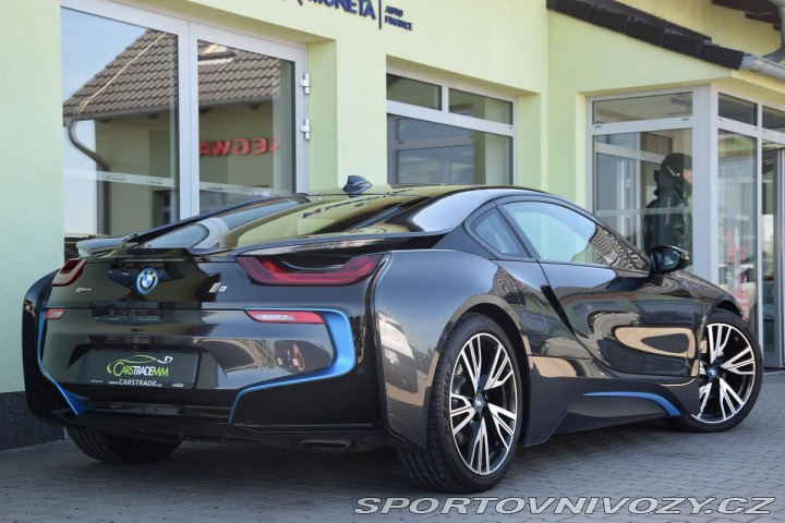 BMW i8 Rezervace 2016