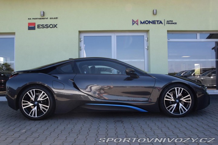 BMW i8 Rezervace 2016