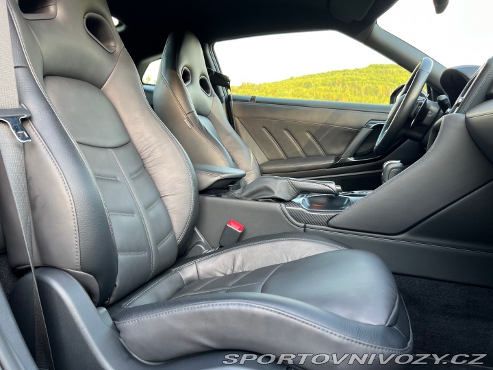 Nissan GT-R R35 Prestige Edition 2018