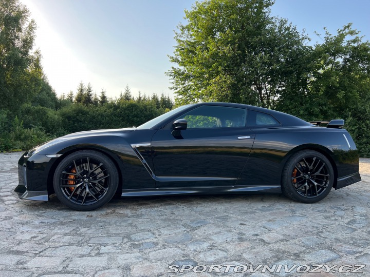 Nissan GT-R R35 Prestige Edition 2018