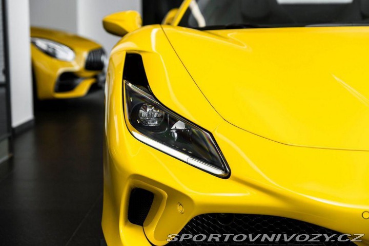 Ferrari F8 Spider 2023
