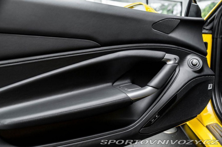 Ferrari F8 Spider 2023