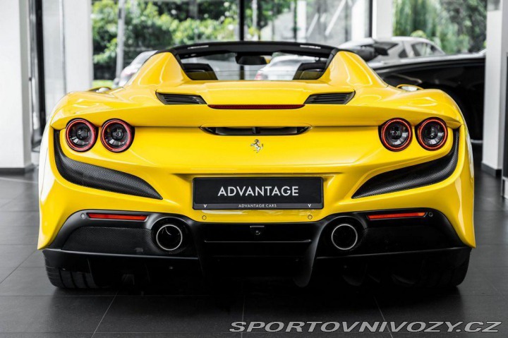 Ferrari F8 Spider 1800