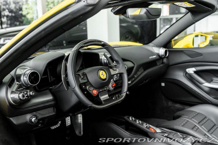 Ferrari F8 Spider 2023