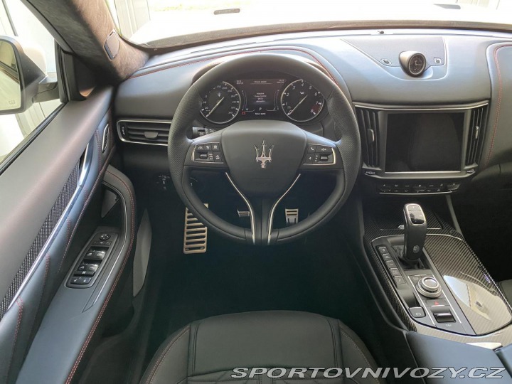 Maserati Levante TROFEO V8 - Poslední KUS 2023