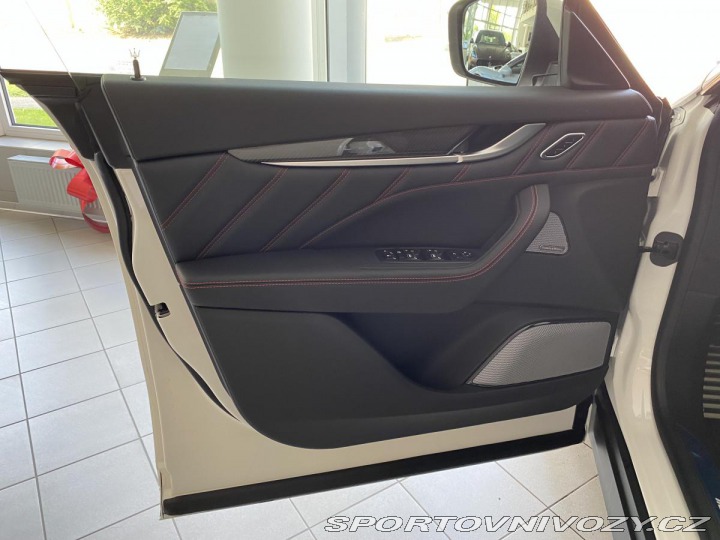 Maserati Levante TROFEO V8 - Poslední KUS 2023