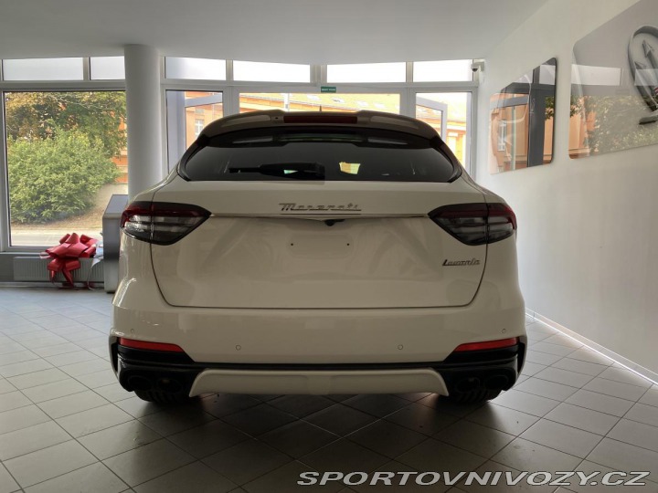 Maserati Levante TROFEO V8 - Poslední KUS 2023