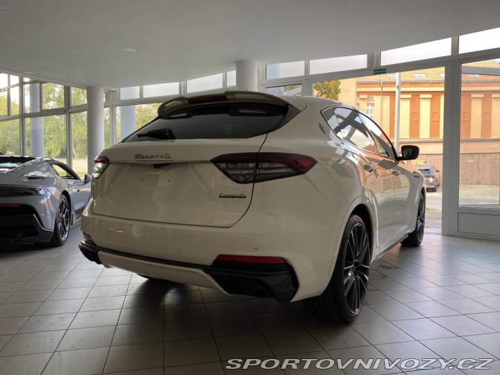 Maserati Levante TROFEO V8 - Poslední KUS 2023