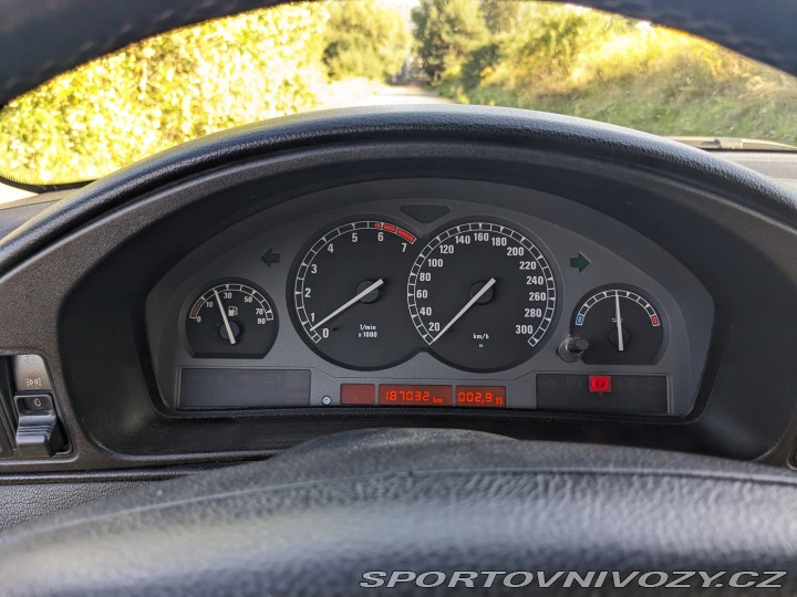 BMW 8 850i manuál 1991