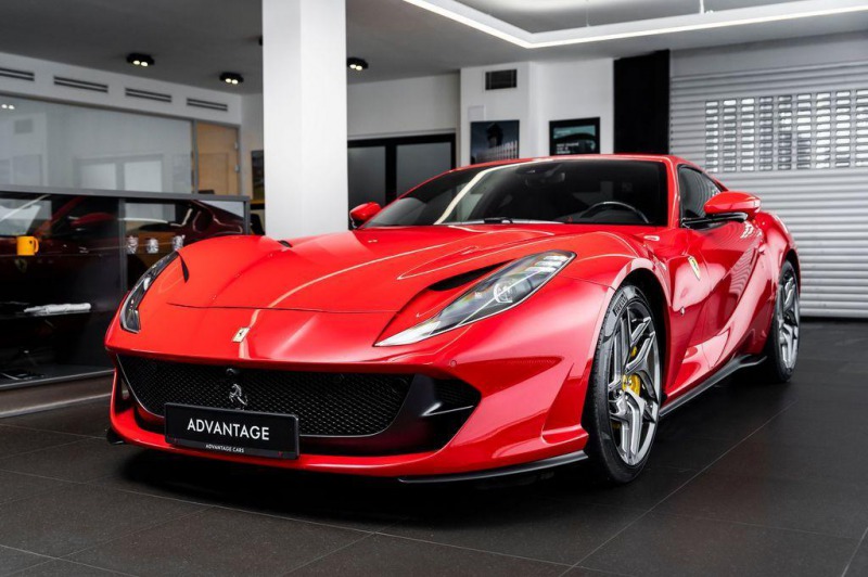 Ferrari 812 Superfast Nero/Carbon/360