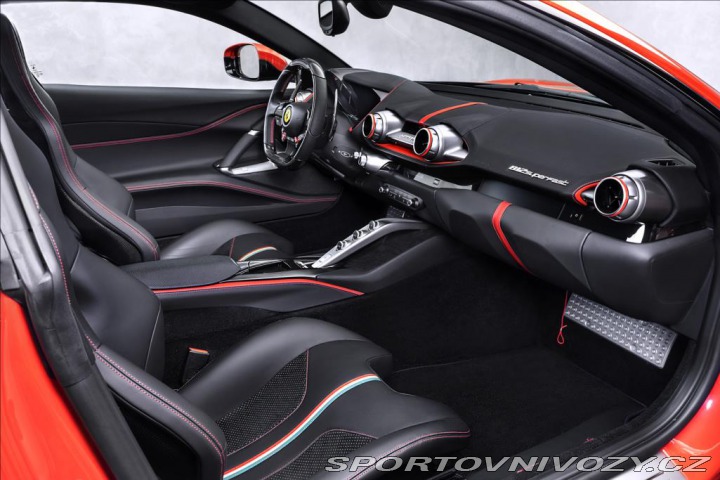 Ferrari 812 Superfast, lift, karbon, 2018