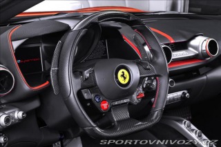 Ferrari 812 Superfast, lift, karbon, 2018