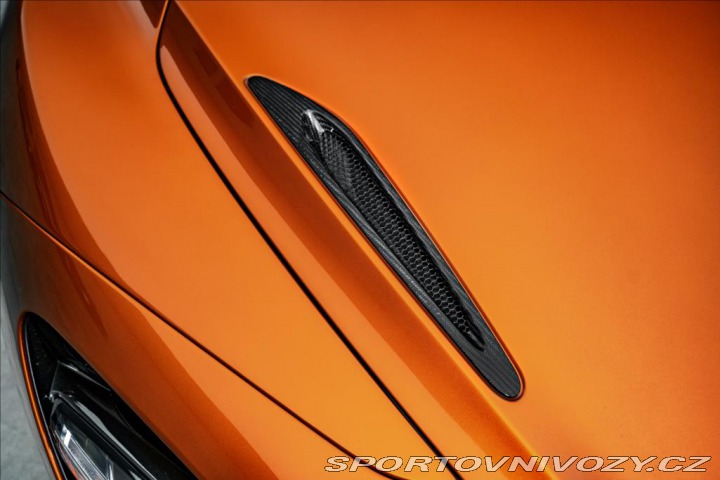 McLaren 720S V8 Bi-Turbo, Lift, karbon 2022