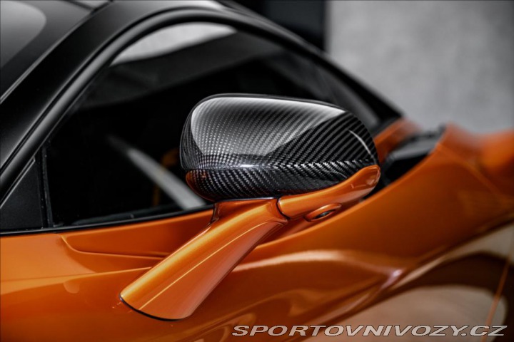 McLaren 720S V8 Bi-Turbo, Lift, karbon 2022