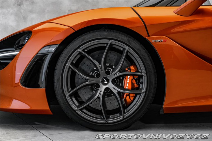 McLaren 720S V8 Bi-Turbo, Lift, karbon 2022