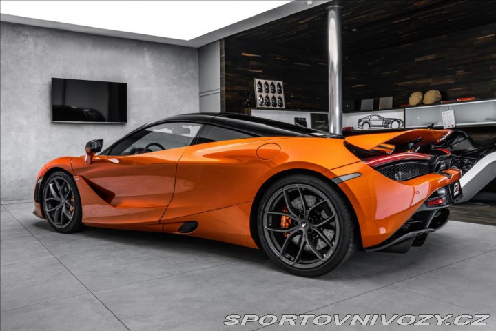 McLaren 720S V8 Bi-Turbo, Lift, karbon 2022