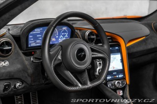 McLaren 720S V8 Bi-Turbo, Lift, karbon 2022