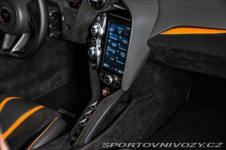 McLaren 720S V8 Bi-Turbo, Lift, karbon 2022
