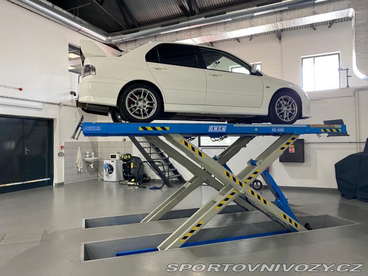Mitsubishi Lancer EVO 2003
