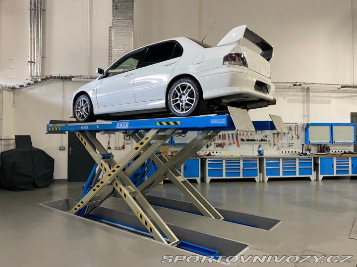 Mitsubishi Lancer EVO 2003