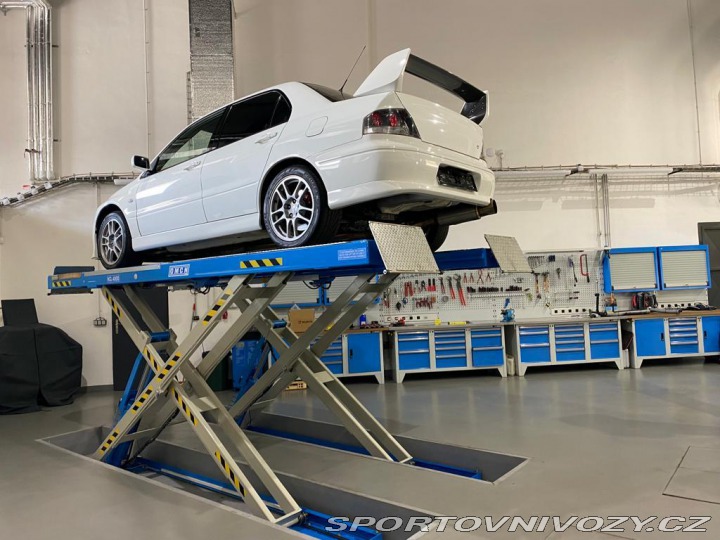 Mitsubishi Lancer EVO 2003