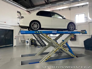 Mitsubishi Lancer EVO  2003