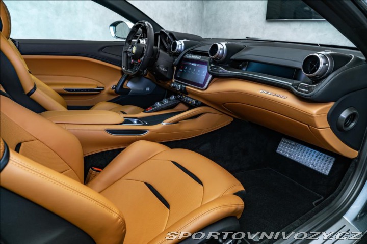 Ferrari GTC4Lusso V12, PANORAMA, VENTILACE, 2021
