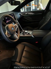 BMW 8  2022