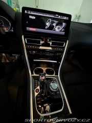BMW 8  2022
