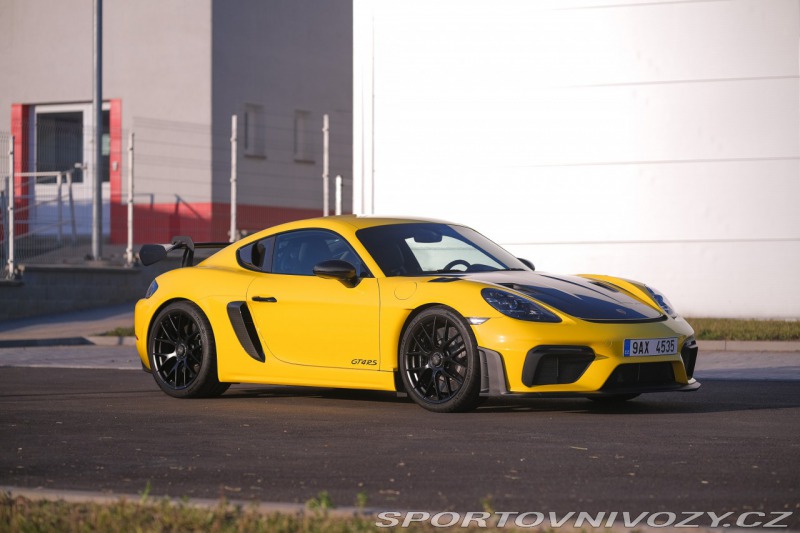Porsche Cayman GT4 RS