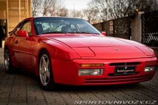 Porsche 944 