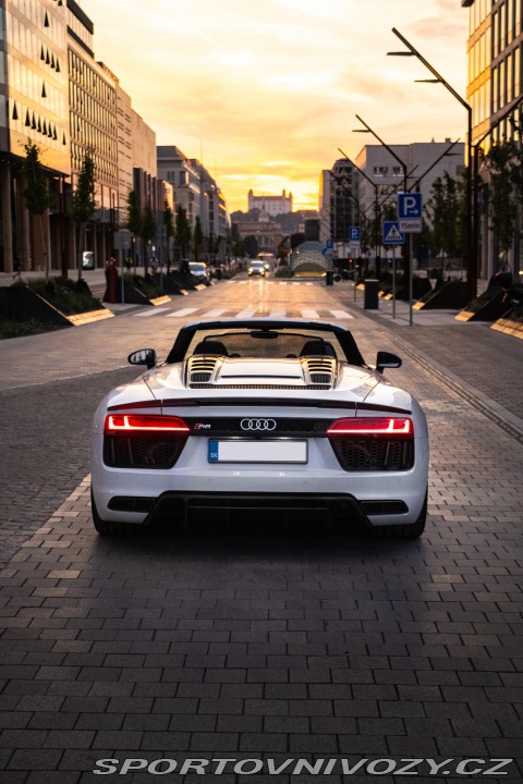 Audi R8 Spyder V10 plus quatro