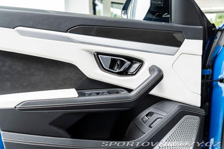 Lamborghini Urus 2021