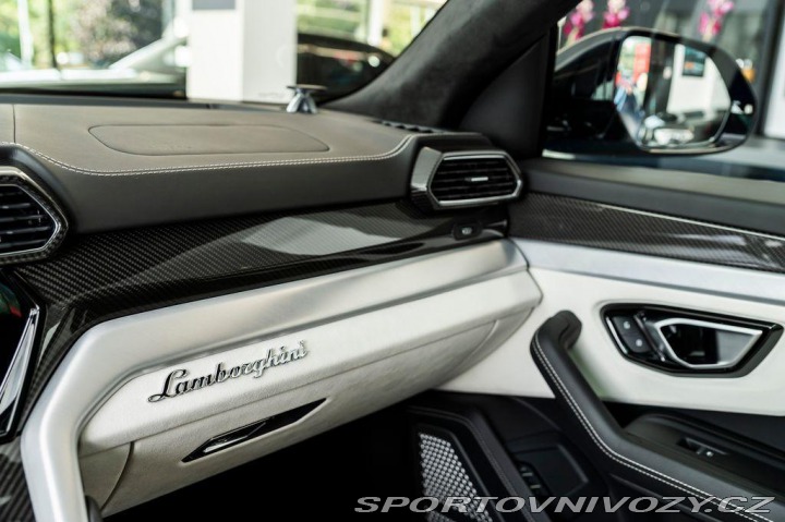 Lamborghini Urus 2021