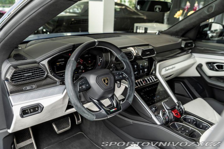 Lamborghini Urus 2021