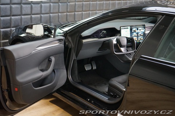 Tesla Model S Plaid 750kW Autopilot Pan 2022