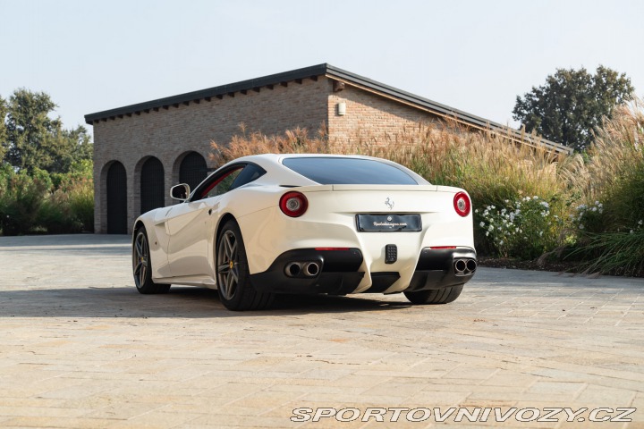 Ferrari F12berlinetta 2014