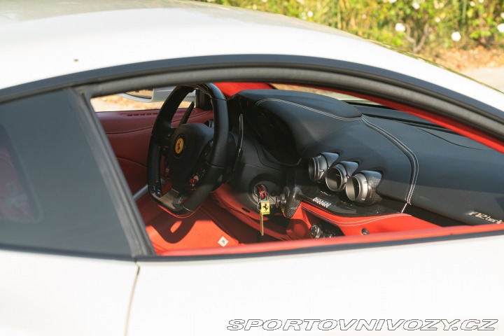 Ferrari F12berlinetta 2014
