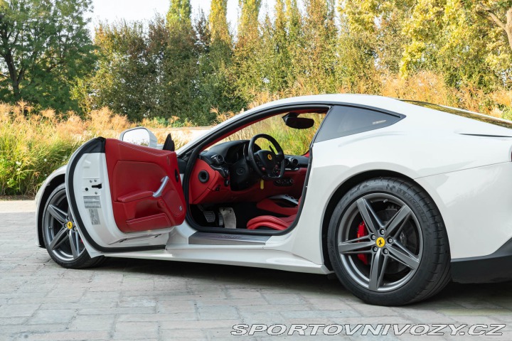 Ferrari F12berlinetta 2014