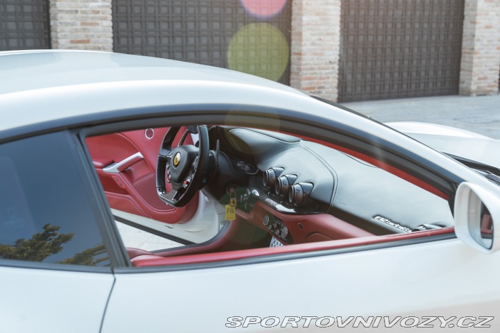 Ferrari F12berlinetta 2014