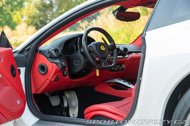 Ferrari F12berlinetta 2014