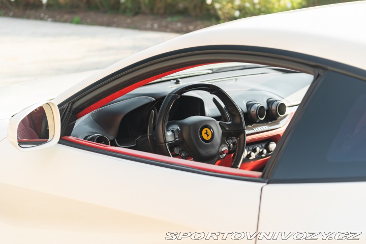 Ferrari F12berlinetta 2014