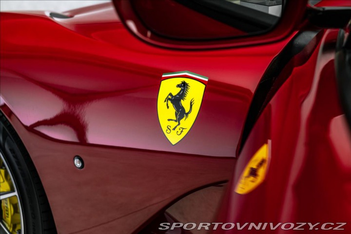 Ferrari 812 6,5 GTS V12, lift, karbon 2021