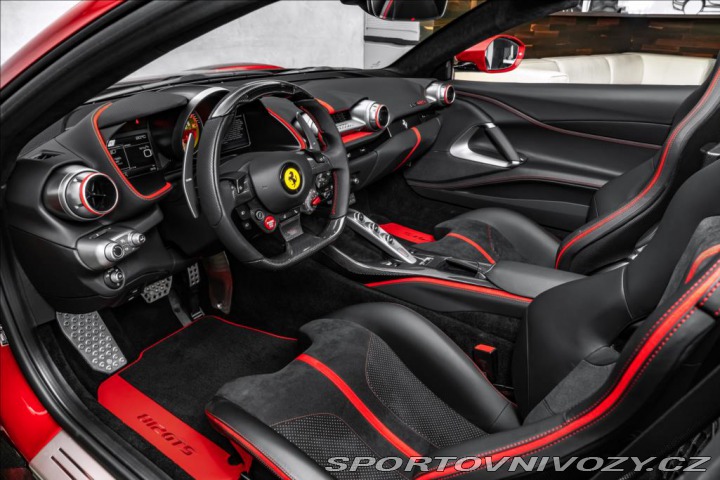 Ferrari 812 6,5 GTS V12, lift, karbon 2021