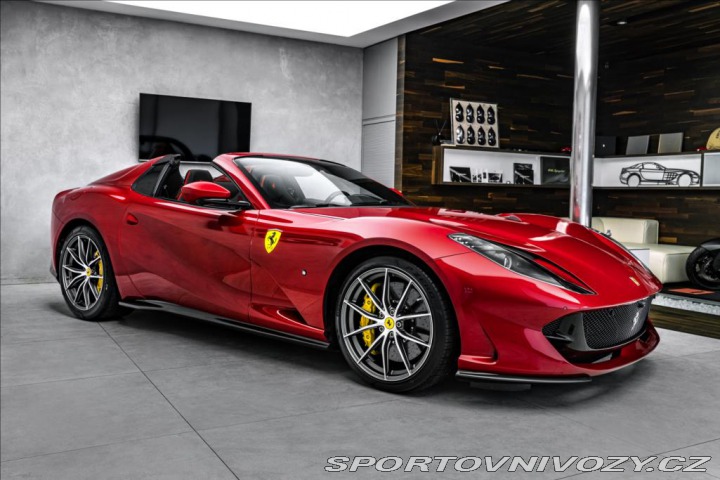 Ferrari 812 6,5 GTS V12, lift, karbon 2021