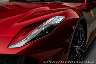 Ferrari 812 6,5 GTS V12, lift, karbon 2021