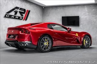Ferrari 812 6,5 GTS V12, lift, karbon 2021